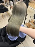 オリーブベージュ