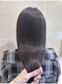 オリーブグレージュ