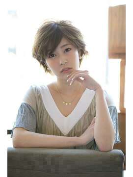 メンズアンドレディース モテナ ひし形ショート ベージュ系カラー 大人ボブ【モテナ 豊田 浄水】