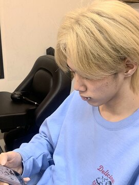 エミー(aimee) センターパート×ハイトーン