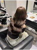 オリーブベージュ