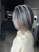 ティック 福井鯖江店(tic.)&nbsp;脱白髪染め×白髪ぼかしハイライトショート/レイヤー/グレー