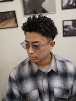 ザチョップショップ キチジョウジ(THE CHOP SHOP KICHIJOJI)&nbsp;ツイストパーマ　テーパーフェード　メンズカット