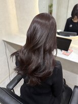 ホワイト(WHITE)&nbsp;艶っぽくみえるピンクブラウン