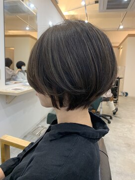 カキーン(cakeen) 大人可愛いレイヤー×ダークグレージュこなれ奥行きショート