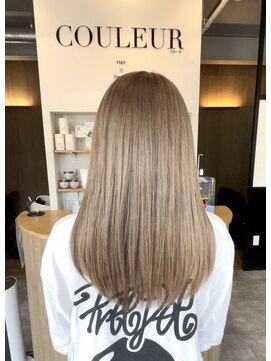 クルール(COULEUR) グレージュ