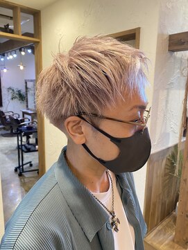 エルバッチャ 千代田町店 太田(Lbaccia) ホワイトカラー*アップバングショート