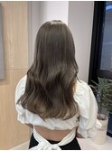20代30代セミロングアッシュグレージュ