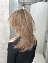 アルマフォー(Alma four) 白髪ぼかしハイレイヤー