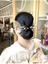 ホワイトルーム(White Room)&nbsp;成人式　タイトシニヨン