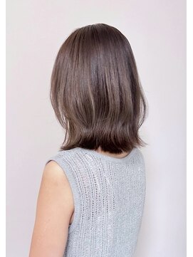 ヒビヲ(HIBIO) タッセルボブ切りっぱなしボブピンクベージュショートボブ韓国