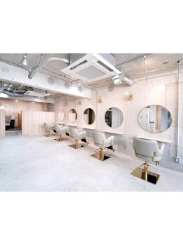 あなたの“なりたい”に全力で。少人数で叶えるオーダーメイド施術のとっておきサロン[縮毛矯正/髪質改善]