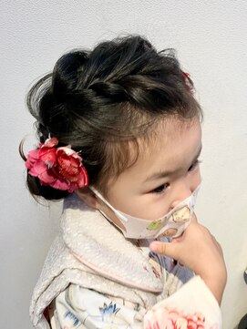 ゼストソエル(ZEST soell) 七五三　三歳　ツインお団子アレンジ【立川/soell/水島】