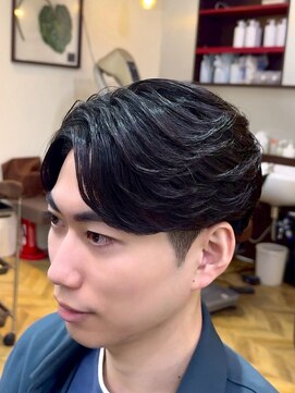 レボルトヘアー(R EVOLUT hair) MEN’S HAIR/サーフカール/刈り上げセンターパート/柏駅