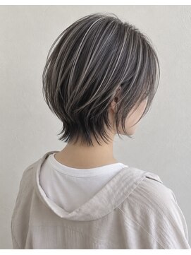 ウル(ulu) ショートウルフ 白髪ボカシハイライト 名東区美容室
