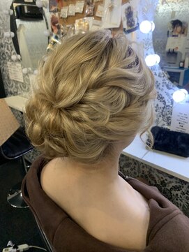 レアリー(Rarely) シニヨン