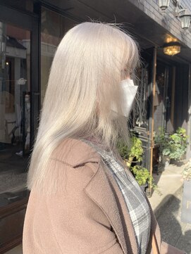 エイトデイズ 三宮駅前店(EIGHT days) ホワイトヘア ホワイトブロンド
