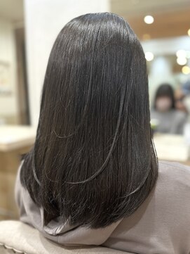 フルブルーム 東林間(fullbloom) レイヤーカットアッシュグレージュケアカラー