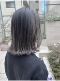 モノトーンカラー　バレイヤージュグラデーション　ミディボブ