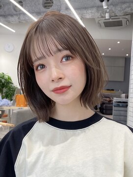 オーラ オモテサンドウ(Aura omotesando) 透明感カラー×ワンカールで可愛いレイヤーボブ