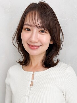 アグノス 青山(Agnos) 大人可愛い薄めバングモテ髪うる艶髪サイドバングワンカール