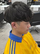 リオールバイニアウ(RE:ALL by Niau) MEN’S HAIR/波巻きツイストスパイラル/リバースセンターパート