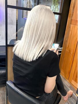 シェルヴ(XELVE) 成人式の前撮りホワイトハイクオリティー