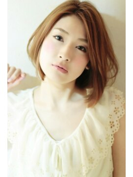エイミーバイアフロートザガーデン 浦和店(amie by afloat the garden) 大人かわいいナチュラルショートボブ◎ヌーディーカラー