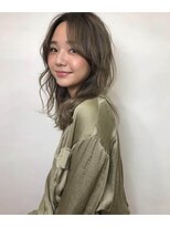 メロウ(MELLOW)&nbsp;細めブリーチハイライト×カーキアッシュ