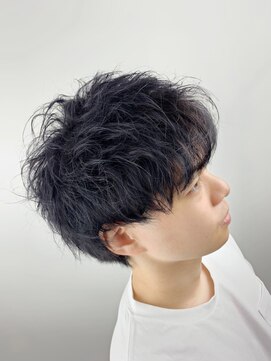 ヘアメイク Y-21 青葉台店 ブルーブラック×マッシュ