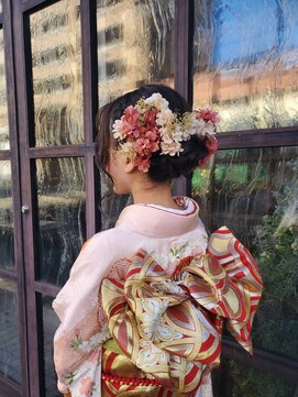 プラスティック プラスヘアーサロン(PLUSTIC +hair salon) ふわふわシニヨン