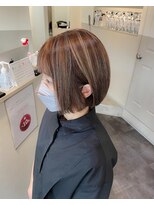 ロンド(ROND) 白髪ぼかしハイライトボブ