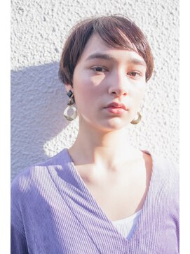 ピズム(PISM) ミニマムフレンチ小顔カット/グレージュカラー/斜めバング