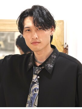 メゾン(Maison) 大人色気センターパート　スパイラルパーマ　韓国ヘア