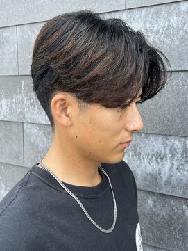 ヒュイル バイ ニアウ(Hwyl by Niau) メンズマッシュセンターパートスパイラルパーマニュアンスパーマ