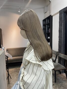 ヴィオラカラー(VIOLLA COLOR) 艶ストレート×透明感カラー/小倉