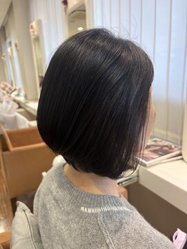 アーブ(hair and make urb) くびれ前下がりボブ