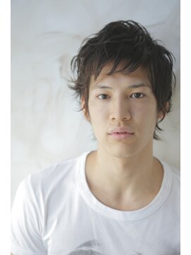 ブーケ(BOUQUET) さわやかなウェットスタイリングのえりあしがあるスタイル