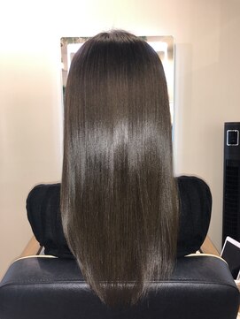 アールサロン アオヤマ(Rr SALON AOYAMA) プラチナミネコラストレート