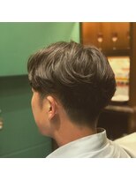 ヒロギンザバーバーショップ 丸の内店(HIRO GINZA BARBER SHOP)&nbsp;ニュアンスパーマ　センターパート　丸の内/大手町/東京