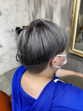 モニュメント(Monument) グレー