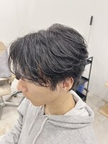 ビルド(build)&nbsp;スーツ短髪ツーブロック束感モテる黒髪シークレットパーマ