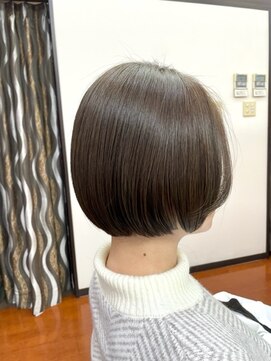 ボナセーラ ヴィーア(Buonasera via) ショートボブ グラデーションボブ グレージュ アッシュ