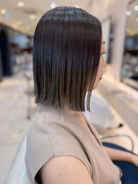 ザビー(THE B) 本八幡×アディクシーカラー×ブリーチなしカラー×外ハネボブ