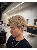 金髪×フェザーアップバング