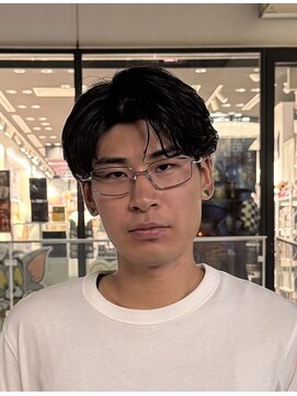 シーンバイピチカート(scene by pizzicato) 毛流れ×フェザー×アップバング