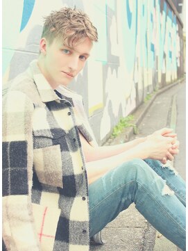 ワースホワイル(WORTH WHILE) 刈り上げセンターパートサーフカール波巻きツイストスパイラル