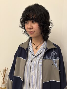 ニーム(nimes) kaon　　ミディアムパーマ　癖毛っぽいパーマ　レイヤーパーマ