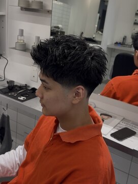 グルーマーズクレッジ 渋谷店(GROOMER/S CREDGE) テーパースパイキーショート