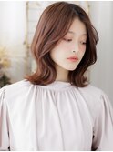 ブリーチなしモカブラウン外ハネくびれミディアムレイヤー20代